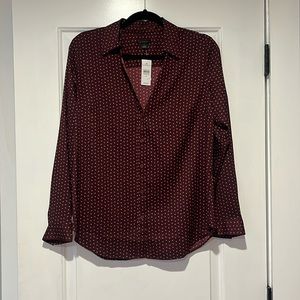 Ann Taylor maroon patterned button up shirt, size medium, new with tags